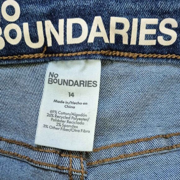 No Boundaries Women's Straight Leg Skinny Jeans - 14 - Picture 3 of 4